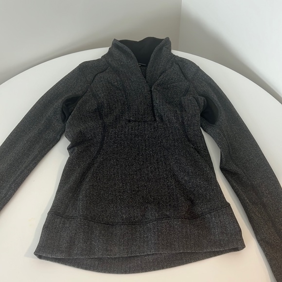 Lululemon half zip - Picture 1 of 5
